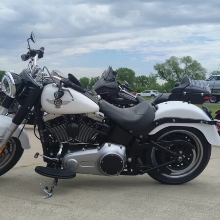 2011 Harley-Davidson® Fat Boy® Lo White Hot Denim thumb 3