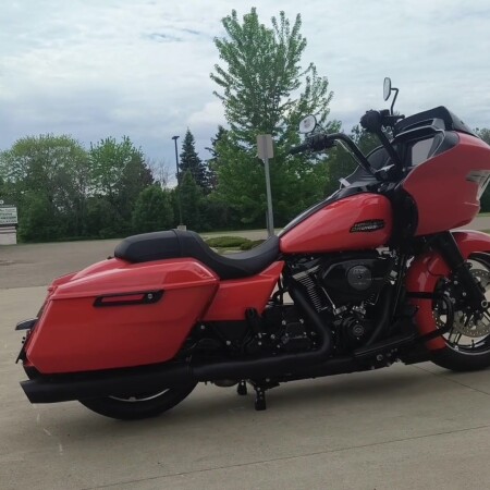 2026 Harley-Davidson® Road Glide® Blood Orange Black Trim thumb 3