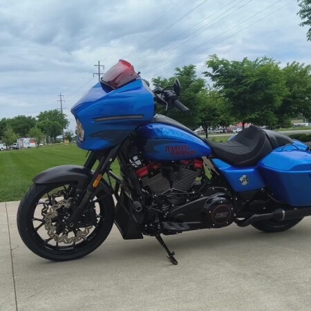 2026 Harley-Davidson® CVO Street Glide ST Electric Coast thumb 1