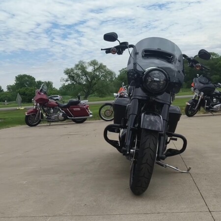 2025 Harley-Davidson® Road King® Special Vivid Black thumb 1