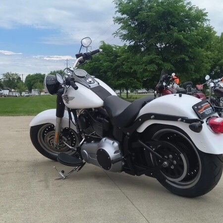 2011 Harley-Davidson® Fat Boy® Lo White Hot Denim thumb 2