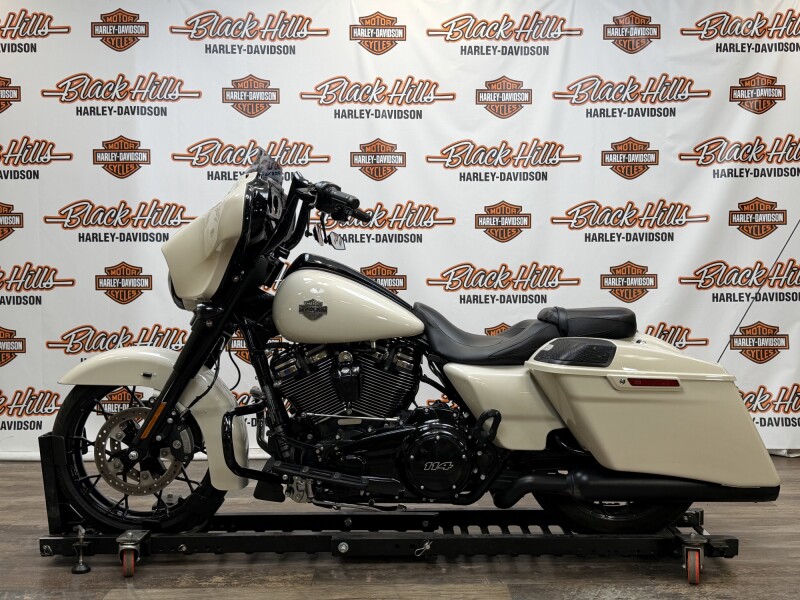 FLHXS 2022 Street Glide® Special