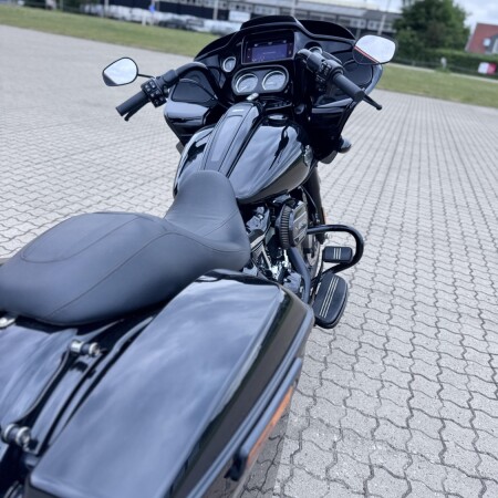 FLTRXS Road Glide Special thumb 1