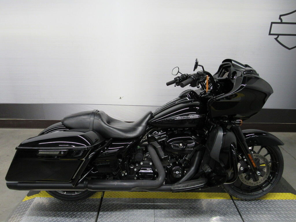 FLTRXS 2018 Road Glide® Special