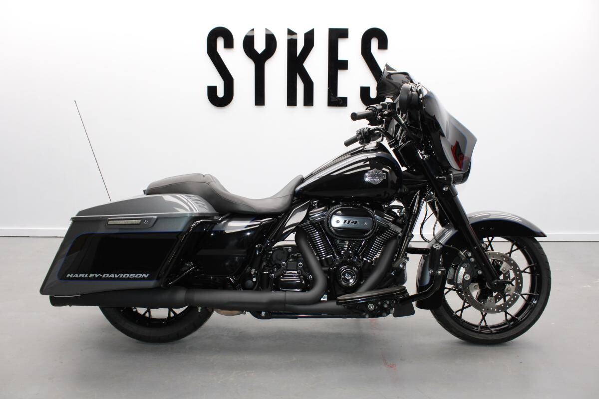 2021 Harley-Davidson FLHXS Touring Street Glide 114 in Gauntlet Grey and Black