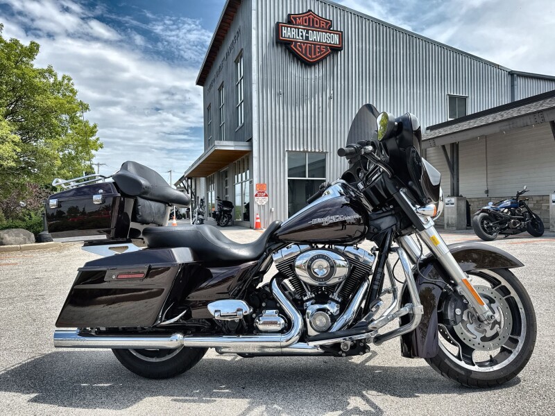 2011 Harley-Davidson® Street Glide® Merlot Sunglo