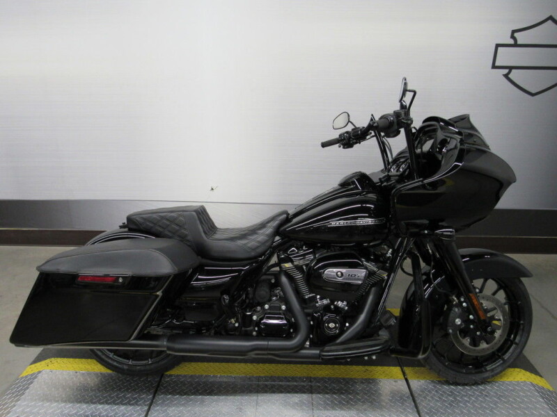 FLTRXS 2018 Road Glide® Special