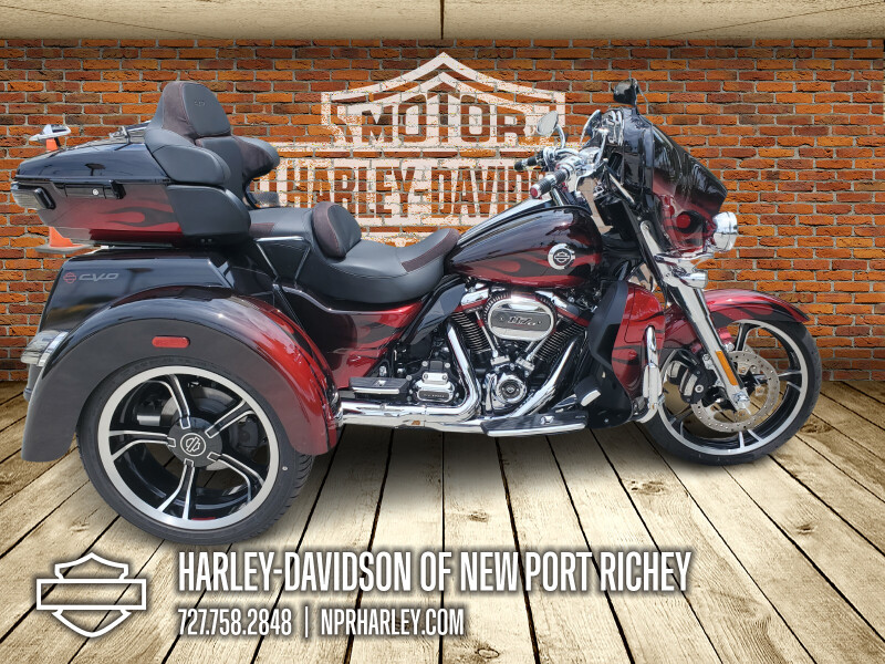 FLHTCUTGSE 2022 CVO™ Tri Glide®