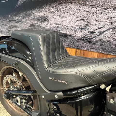 Harley-Davidson<sup>®</sup> Low Rider<sup>®</sup> S 2023 FXLRS U021469 Vivid Black thumb 1