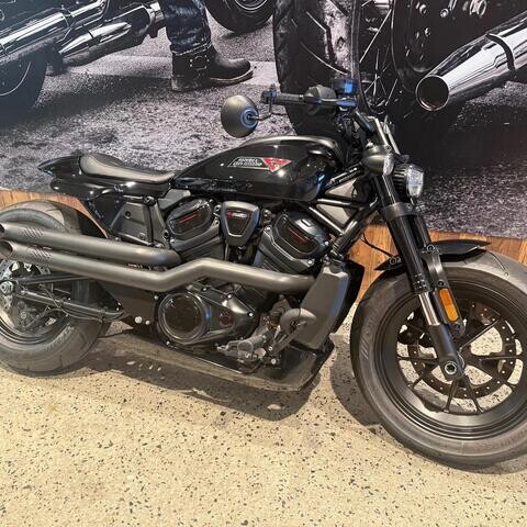 MY25 Harley-Davidson® Sportster™ S RH1250S Vivid Black thumb 3
