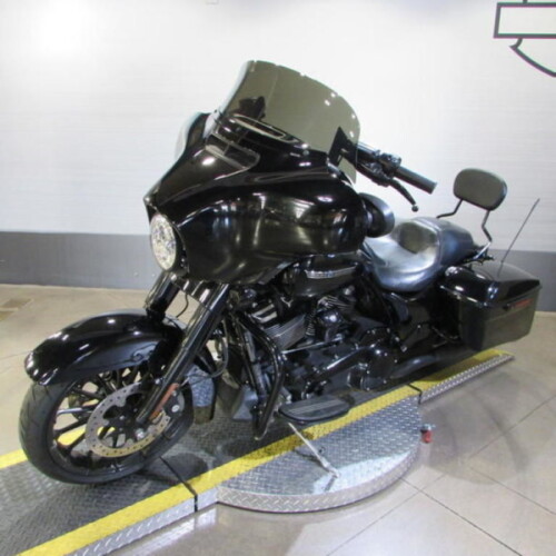 FLHXS 2018 Street Glide® Special thumb 1