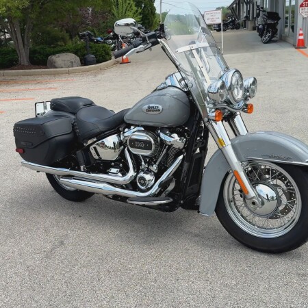 2024 Harley-Davidson® Heritage Classic Billiard Gray thumb 3