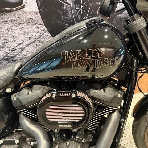 Harley-Davidson<sup>®</sup> Low Rider<sup>®</sup> S 2023 FXLRS U021469 Vivid Black thumb 2