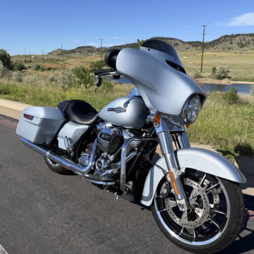 2023 Harley-Davidson® FLHX Street Glide® thumb 3