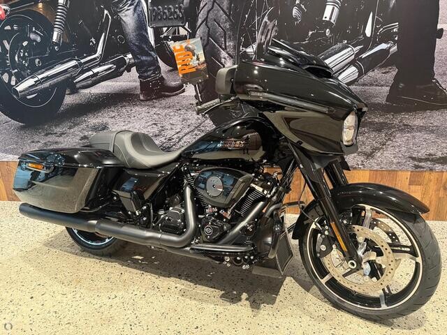MY26Harley-Davidson® Street Glide® FLHX Vivid Black