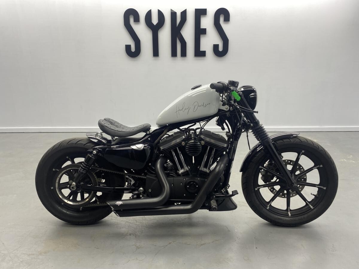 2016 Harley-Davidson XL883N Sportster Iron 883 in White