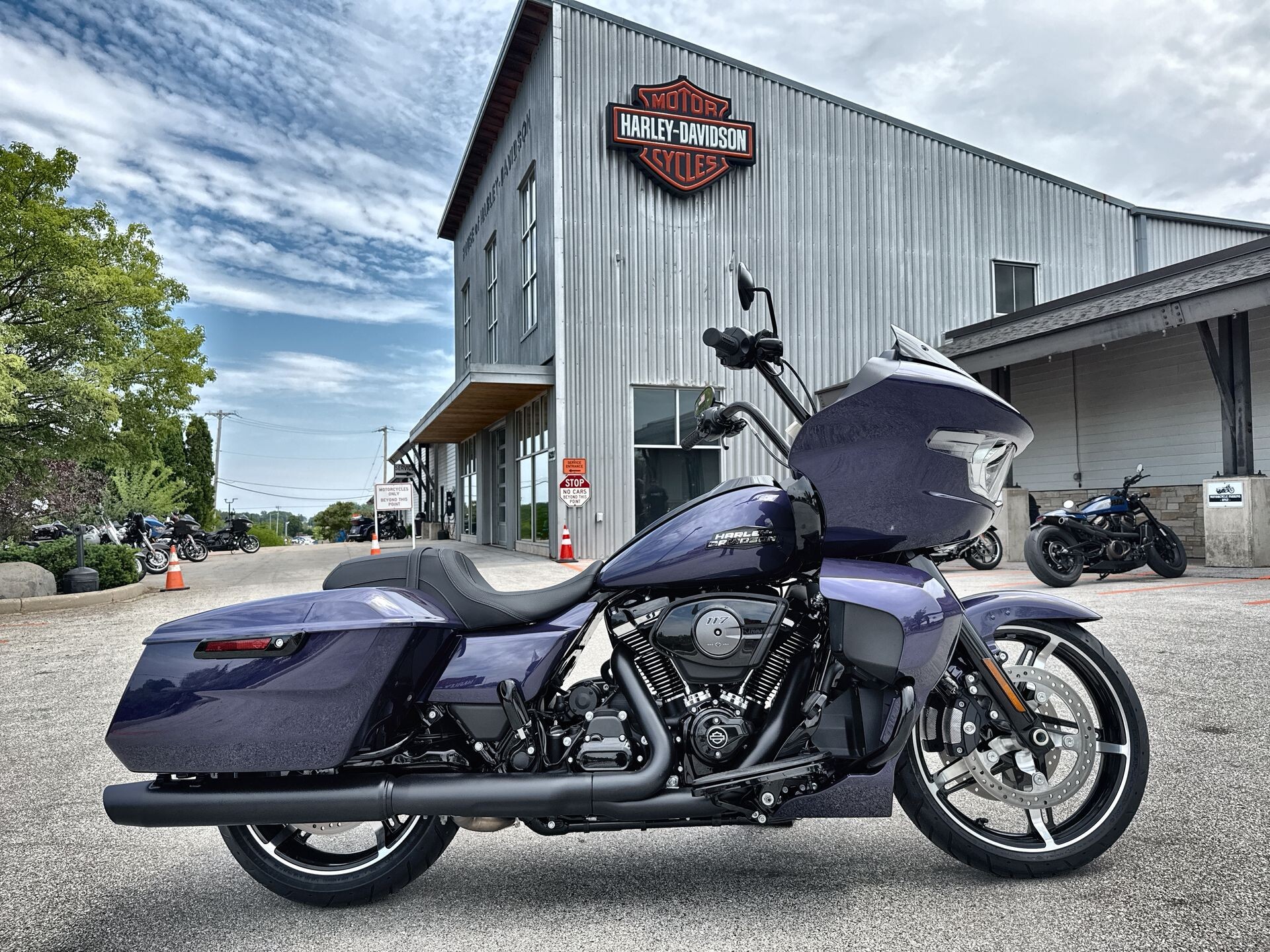 2026 Harley-Davidson® Road Glide® Purple Abyss Black Trim