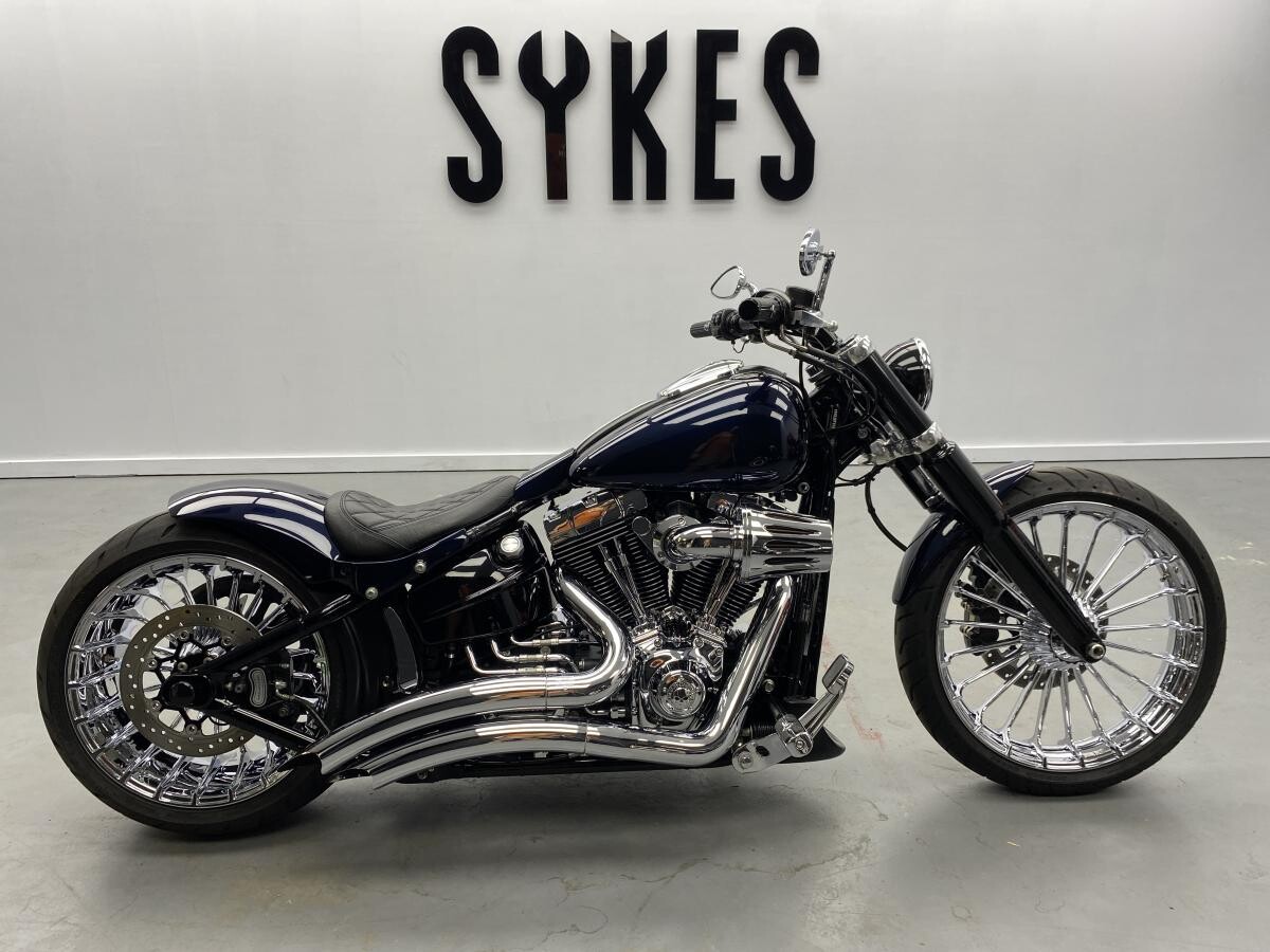 2015 Harley-Davidson Customised FXSB Softail Breakout In Custom Blue