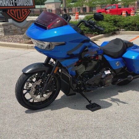 2026 Harley-Davidson® CVO Road Glide ST Electric Coast thumb 1