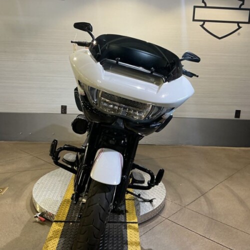 FLTRX 2024 Road Glide® thumb 2