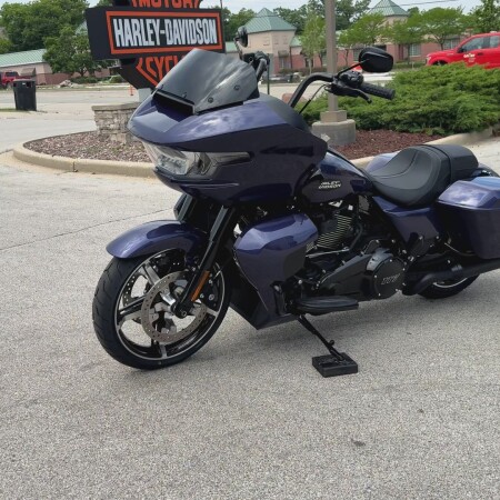2026 Harley-Davidson® Road Glide® Purple Abyss Black Trim thumb 1