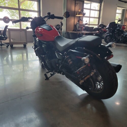 2026 Harley-Davidson® Nightster® RH975 thumb 0