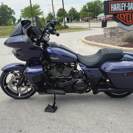 2026 Harley-Davidson® Road Glide® Purple Abyss Black Trim thumb 0