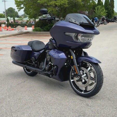 2026 Harley-Davidson® Road Glide® Purple Abyss Black Trim thumb 3