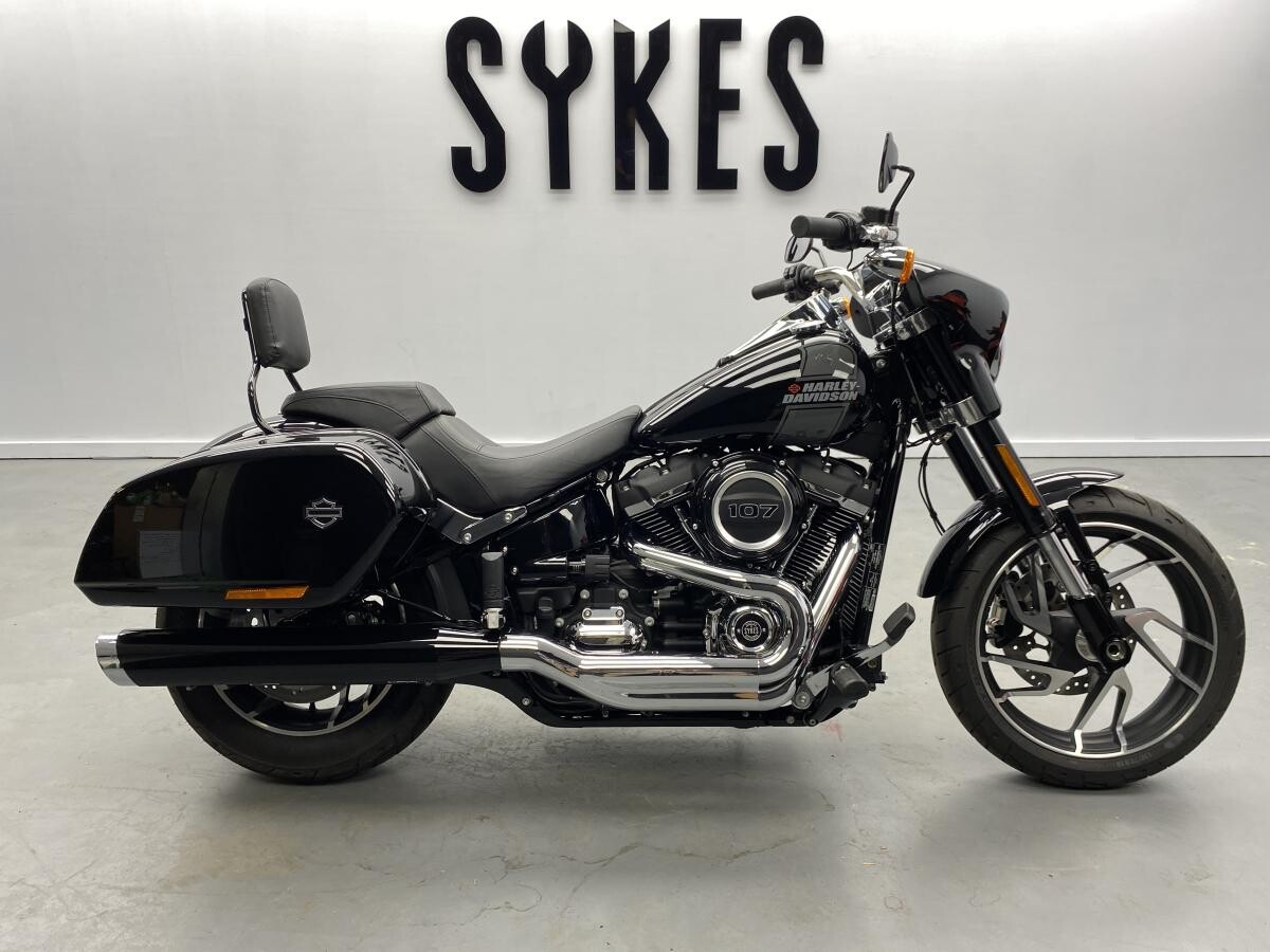 2022 Harley-Davidson FLSB Softail Sport Glide in Vivid Black