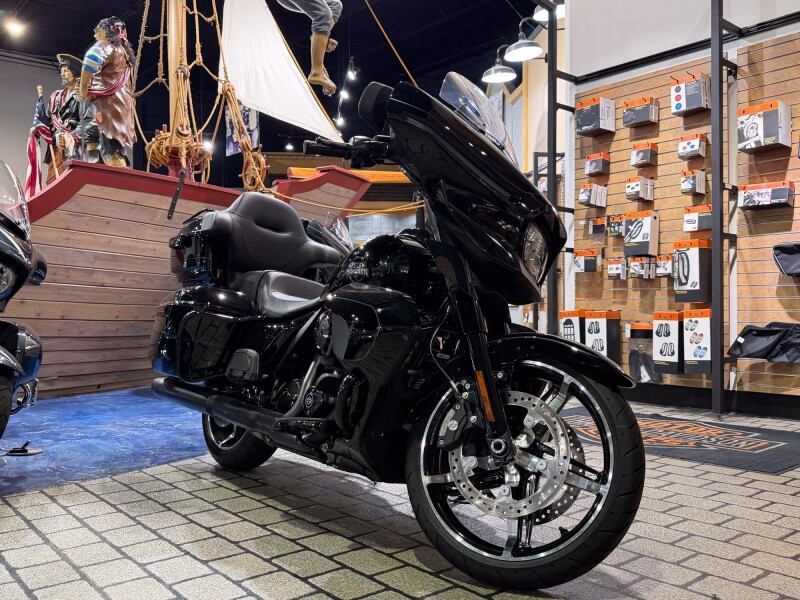 Harley-Davidson® Street Glide™ Ultra 2025
