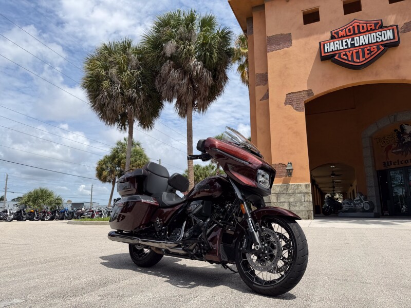 Harley-Davidson® CVO™ Street Glide® 2024