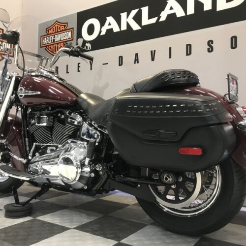 Harley-Davidson® Heritage Classic 107 2020 thumb 1