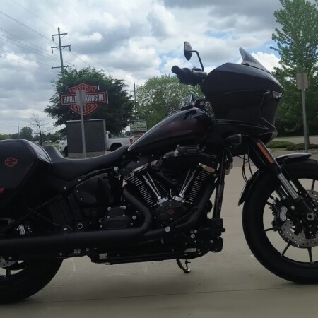 2026 Harley-Davidson® Low Rider® ST Vivid Black Black Trim thumb 2