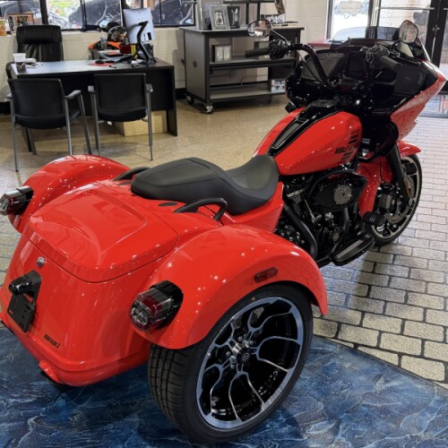 Harley-Davidson® Road Glide 3 2026 thumb 2