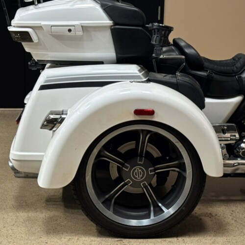 FLHTCUTGSE 2020 CVO™ Tri Glide® thumb 3