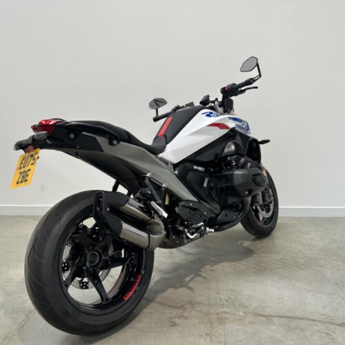  2025 BMW R 1300 R SE thumb 2