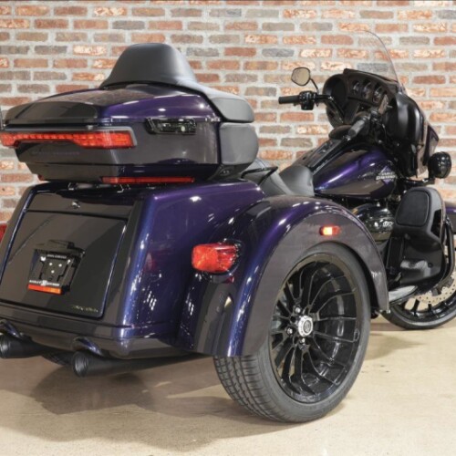 FLHTCUTG 2025 Tri Glide™ Ultra thumb 3