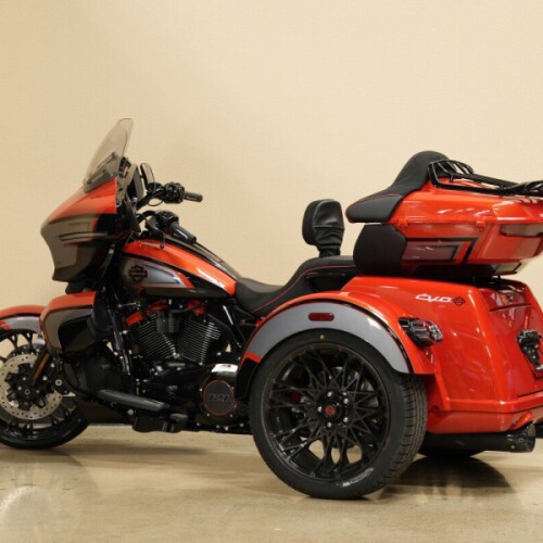 Harley-Davidson® CVO Street Glide 3 Limited 2026 thumb 1