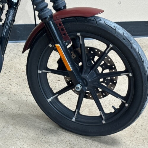 XL 883N 2017 Iron 883™ thumb 1