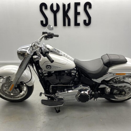 NEW 2026 Harley-Davidson FLFB Softail Fat Boy 117 in White Onyx Pearl thumb 1