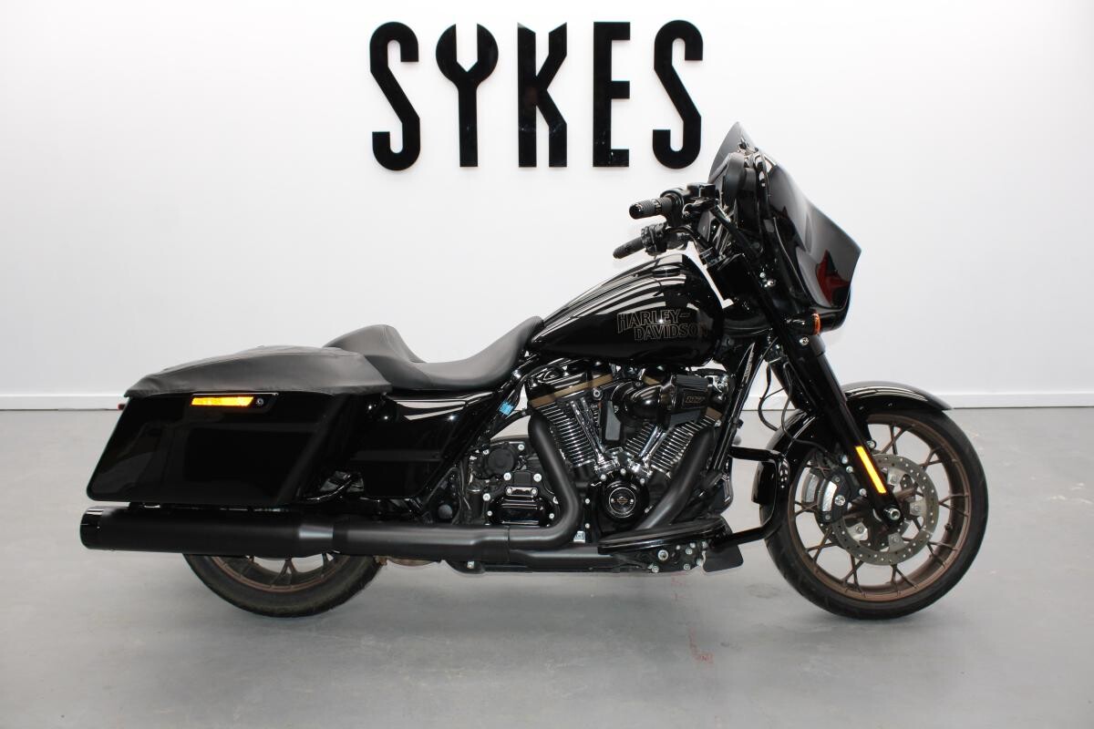 2023 Harley-Davidson Street Glide ST 117 in Vivid Black
