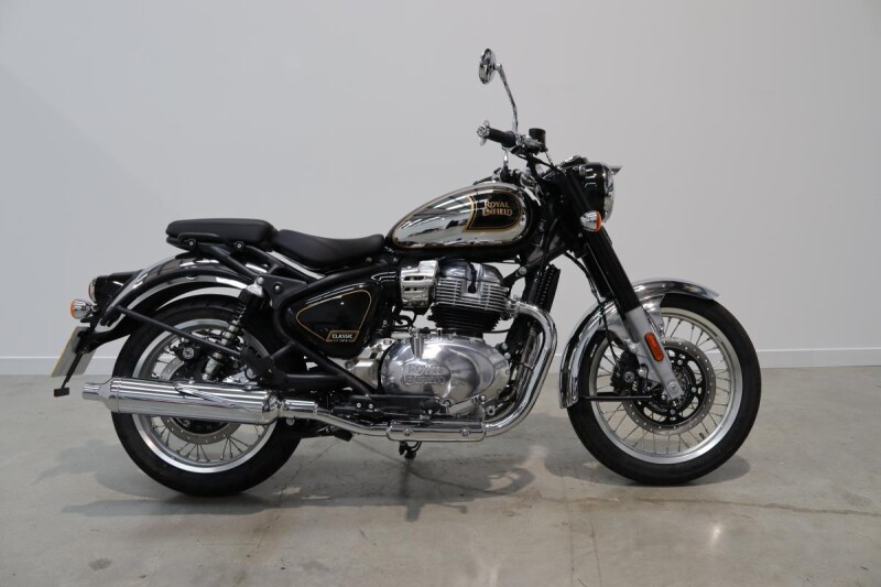 NEW 2026 Royal Enfield Classic 650 - in Black and Chrome 