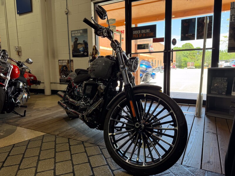 Harley-Davidson® Breakout™ 2026