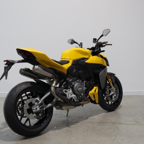 Ducati Streetfighter V2S, Brand new and Unregistered, 0 miles, Giallo Yellow  thumb 0