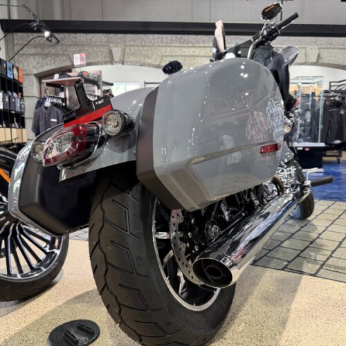 Harley-Davidson® Low Rider™ ST 2026 thumb 2
