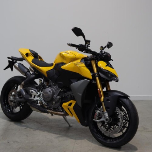 Ducati Streetfighter V2S, Brand new and Unregistered, 0 miles, Giallo Yellow  thumb 3