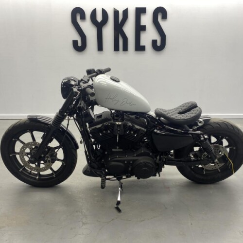 2016 Harley-Davidson XL883N Sportster Iron 883 in White thumb 0