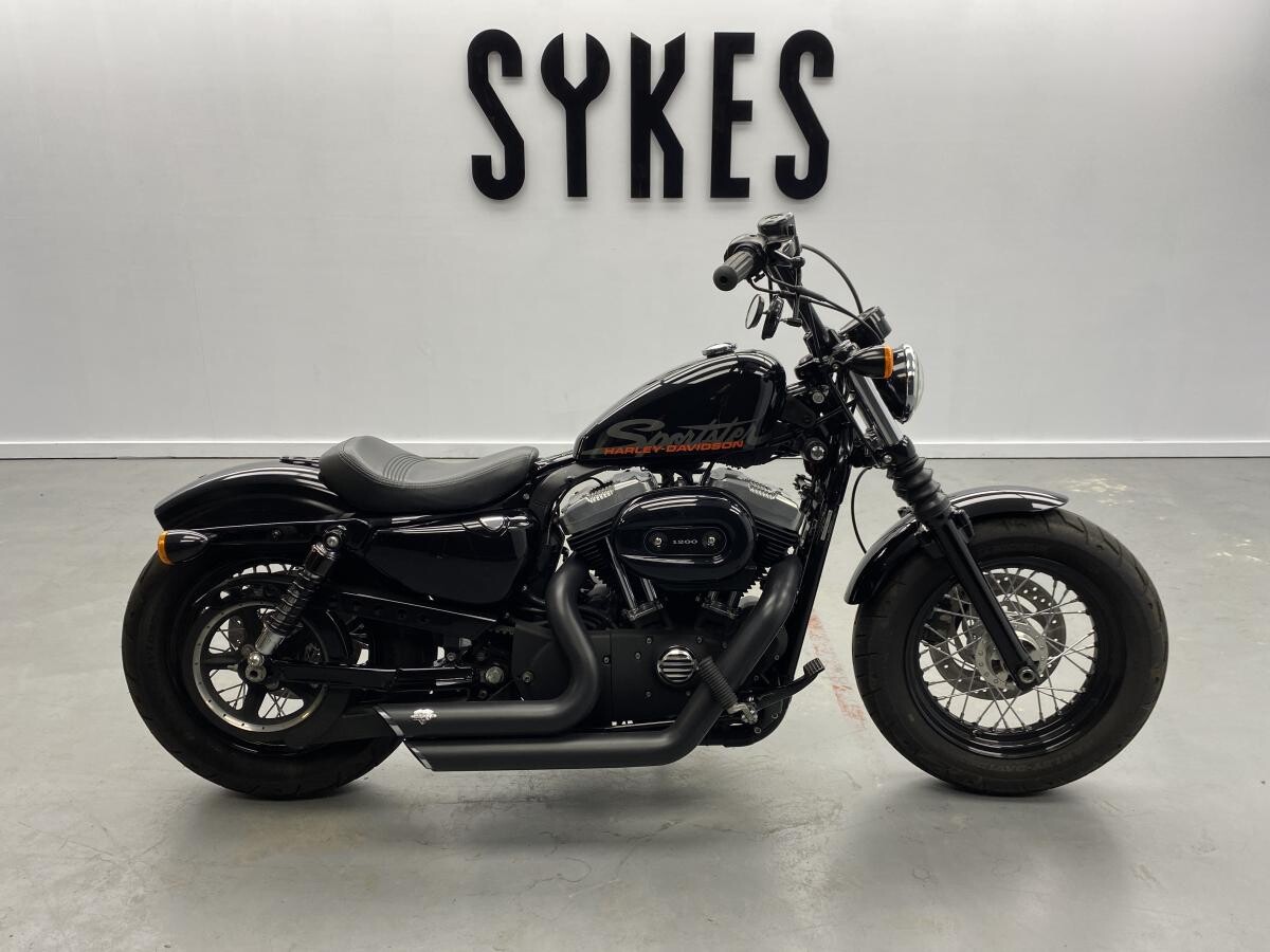 Harley-Davidson XL1200X Sportster Forty Eight in Vivid Black 
