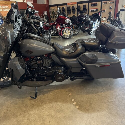 FLHXSE 2018 CVO™ Street Glide® thumb 2