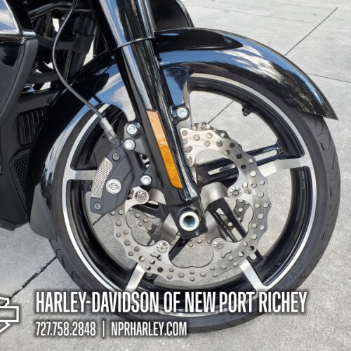 FLTRX 2024 Road Glide® thumb 2